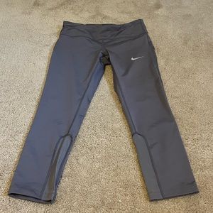 Nike - Dri-Fit Women’s Gray Capri Legging - Medium